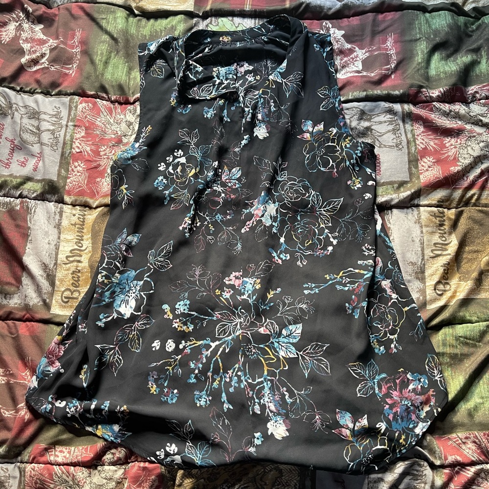 Black floral top